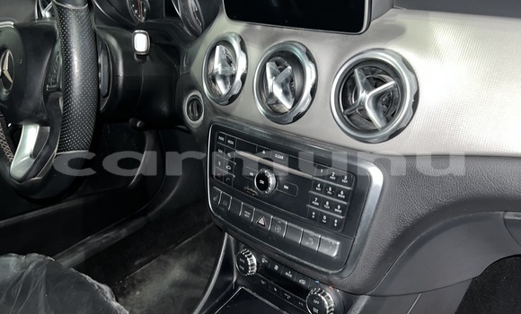 Acheter Occasion Voiture Mercedes-Benz GLA-klasse Blanc à Brazzaville, Commune de Brazzaville Acheter Occasion Voiture Mercedes-Benz GLA-klasse Blanc à Brazzaville, Commune de Brazzaville