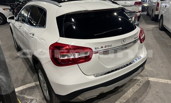 Acheter Occasion Voiture Mercedes-Benz GLA-klasse Blanc à Brazzaville, Commune de Brazzaville Acheter Occasion Voiture Mercedes-Benz GLA-klasse Blanc à Brazzaville, Commune de Brazzaville