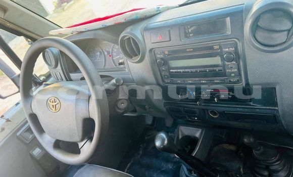Acheter Occasion Voiture Toyota Hilux Noir à Brazzaville, Commune de Brazzaville Acheter Occasion Voiture Toyota Hilux Noir à Brazzaville, Commune de Brazzaville