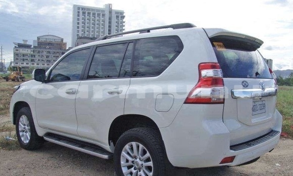 Acheter Occasion Voiture Toyota Land Cruiser Prado Blanc à Pointe–Noire, Région du Kouilou Acheter Occasion Voiture Toyota Land Cruiser Prado Blanc à Pointe–Noire, Région du Kouilou