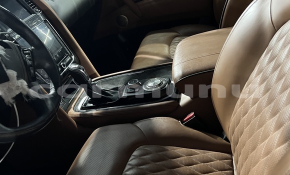 Acheter Occasion Voiture Infiniti QX80 Blanc à Brazzaville, Commune de Brazzaville Acheter Occasion Voiture Infiniti QX80 Blanc à Brazzaville, Commune de Brazzaville