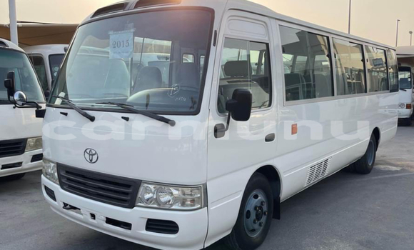 Acheter Occasion Voiture Toyota Coaster Blanc à Brazzaville, Commune de Brazzaville Acheter Occasion Voiture Toyota Coaster Blanc à Brazzaville, Commune de Brazzaville