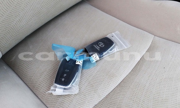 Buy Used Toyota Prado White Car in Brazzaville in Municipality of Brazzaville Buy Used Toyota Prado White Car in Brazzaville in Municipality of Brazzaville