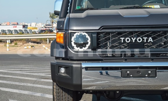 Acheter Neuf Voiture Toyota Land Cruiser Gris à Brazzaville, Commune de Brazzaville Acheter Neuf Voiture Toyota Land Cruiser Gris à Brazzaville, Commune de Brazzaville