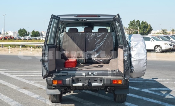 Acheter Neuf Voiture Toyota Land Cruiser Gris à Brazzaville, Commune de Brazzaville Acheter Neuf Voiture Toyota Land Cruiser Gris à Brazzaville, Commune de Brazzaville