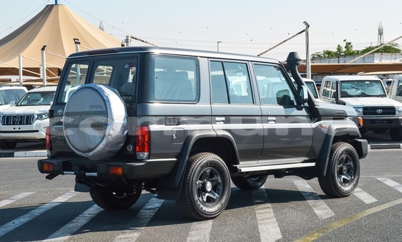 Acheter Neuf Voiture Toyota Land Cruiser Gris à Brazzaville, Commune de Brazzaville Acheter Neuf Voiture Toyota Land Cruiser Gris à Brazzaville, Commune de Brazzaville