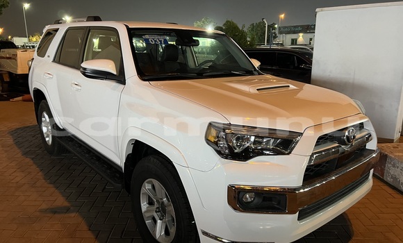 Acheter Occasion Voiture Toyota 4Runner Blanc à Brazzaville, Commune de Brazzaville Acheter Occasion Voiture Toyota 4Runner Blanc à Brazzaville, Commune de Brazzaville