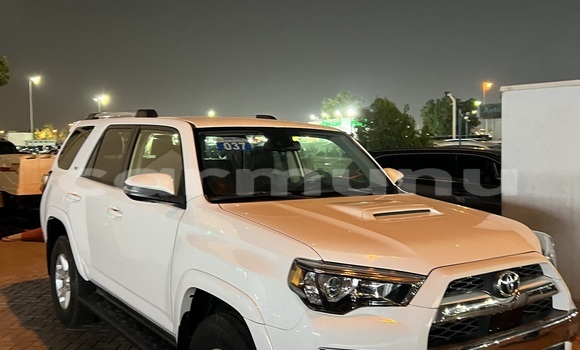 Acheter Occasion Voiture Toyota 4Runner Blanc à Brazzaville, Commune de Brazzaville Acheter Occasion Voiture Toyota 4Runner Blanc à Brazzaville, Commune de Brazzaville