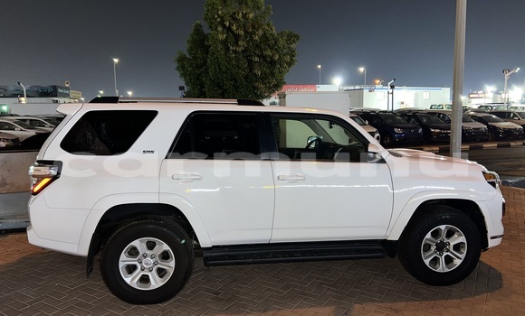 Acheter Occasion Voiture Toyota 4Runner Blanc à Brazzaville, Commune de Brazzaville Acheter Occasion Voiture Toyota 4Runner Blanc à Brazzaville, Commune de Brazzaville