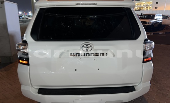 Acheter Occasion Voiture Toyota 4Runner Blanc à Brazzaville, Commune de Brazzaville Acheter Occasion Voiture Toyota 4Runner Blanc à Brazzaville, Commune de Brazzaville
