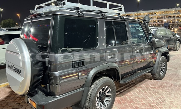 Acheter Neuf Voiture Toyota Land Cruiser Bleu à Pointe–Noire, Région du Kouilou Acheter Neuf Voiture Toyota Land Cruiser Bleu à Pointe–Noire, Région du Kouilou