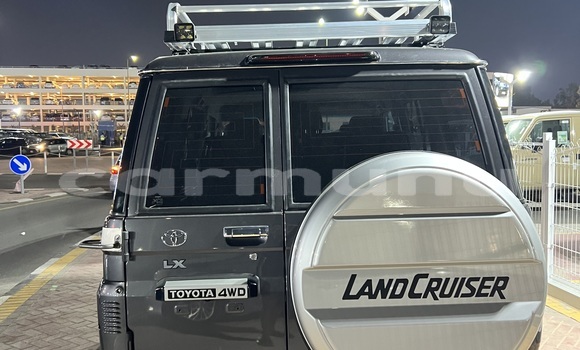 Acheter Neuf Voiture Toyota Land Cruiser Bleu à Pointe–Noire, Région du Kouilou Acheter Neuf Voiture Toyota Land Cruiser Bleu à Pointe–Noire, Région du Kouilou