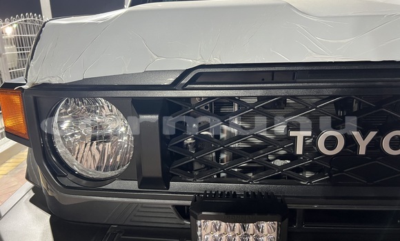 Acheter Neuf Voiture Toyota Land Cruiser Bleu à Pointe–Noire, Région du Kouilou Acheter Neuf Voiture Toyota Land Cruiser Bleu à Pointe–Noire, Région du Kouilou