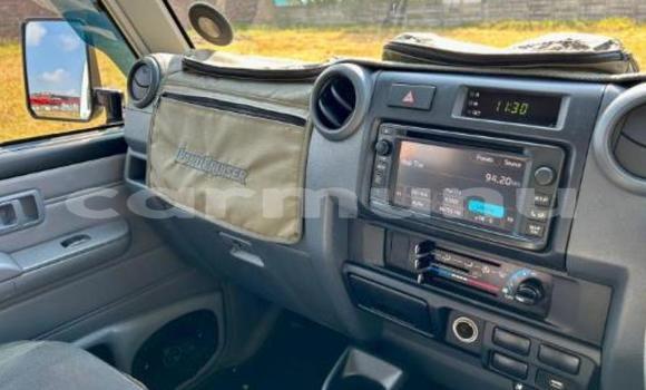 Acheter Occasion Voiture Toyota Land Cruiser Blanc à Import - Dubai, Région de la Bouenza Acheter Occasion Voiture Toyota Land Cruiser Blanc à Import - Dubai, Région de la Bouenza