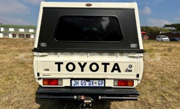 Acheter Occasion Voiture Toyota Land Cruiser Blanc à Import - Dubai, Région de la Bouenza Acheter Occasion Voiture Toyota Land Cruiser Blanc à Import - Dubai, Région de la Bouenza