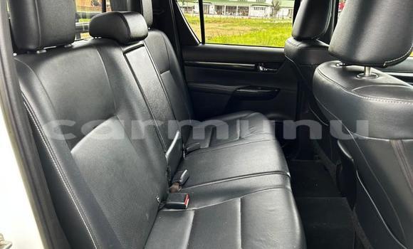 Buy Used Toyota Hilux White Car in Import - Dubai in Region of Bouenza Buy Used Toyota Hilux White Car in Import - Dubai in Region of Bouenza