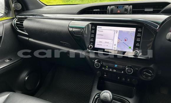 Buy Used Toyota Hilux White Car in Import - Dubai in Region of Bouenza Buy Used Toyota Hilux White Car in Import - Dubai in Region of Bouenza