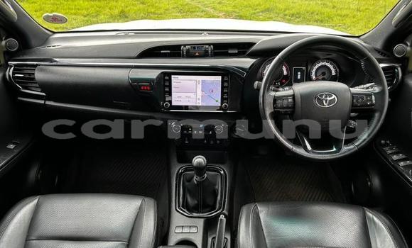 Buy Used Toyota Hilux White Car in Import - Dubai in Region of Bouenza Buy Used Toyota Hilux White Car in Import - Dubai in Region of Bouenza