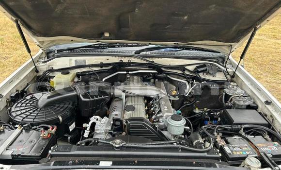 Acheter Occasion Voiture Toyota Land Cruiser Prado Blanc à Import - Dubai, Région de la Bouenza Acheter Occasion Voiture Toyota Land Cruiser Prado Blanc à Import - Dubai, Région de la Bouenza