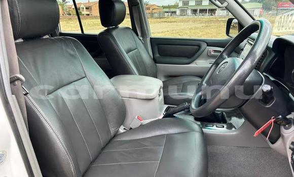 Acheter Occasion Voiture Toyota Land Cruiser Prado Blanc à Import - Dubai, Région de la Bouenza Acheter Occasion Voiture Toyota Land Cruiser Prado Blanc à Import - Dubai, Région de la Bouenza