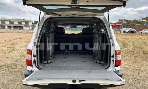 Acheter Occasion Voiture Toyota Land Cruiser Prado Blanc à Import - Dubai, Région de la Bouenza Acheter Occasion Voiture Toyota Land Cruiser Prado Blanc à Import - Dubai, Région de la Bouenza