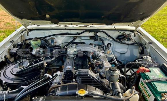 Acheter Occasion Voiture Toyota Land Cruiser Blanc à Import - Dubai, Région de la Bouenza Acheter Occasion Voiture Toyota Land Cruiser Blanc à Import - Dubai, Région de la Bouenza