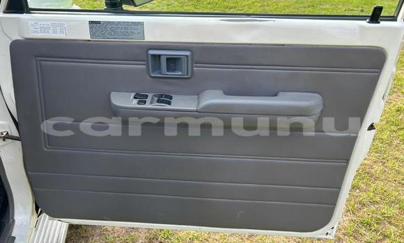 Acheter Occasion Voiture Toyota Land Cruiser Blanc à Import - Dubai, Région de la Bouenza Acheter Occasion Voiture Toyota Land Cruiser Blanc à Import - Dubai, Région de la Bouenza
