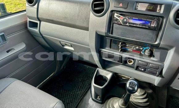 Acheter Occasion Voiture Toyota Land Cruiser Blanc à Import - Dubai, Région de la Bouenza Acheter Occasion Voiture Toyota Land Cruiser Blanc à Import - Dubai, Région de la Bouenza