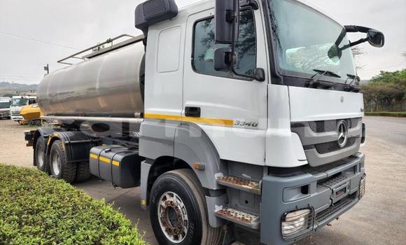 Acheter Occasion Utilitaire Mercedes‒Benz Truck Autre à Import - Dubai, Région de la Bouenza Acheter Occasion Utilitaire Mercedes‒Benz Truck Autre à Import - Dubai, Région de la Bouenza