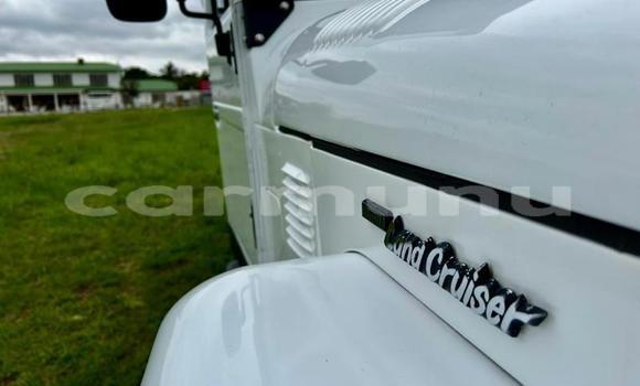 Acheter Occasion Voiture Toyota Land Cruiser Blanc à Import - Dubai, Région de la Bouenza Acheter Occasion Voiture Toyota Land Cruiser Blanc à Import - Dubai, Région de la Bouenza