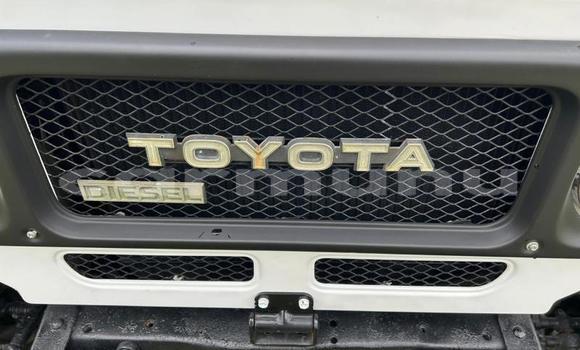 Acheter Occasion Voiture Toyota Land Cruiser Blanc à Import - Dubai, Région de la Bouenza Acheter Occasion Voiture Toyota Land Cruiser Blanc à Import - Dubai, Région de la Bouenza