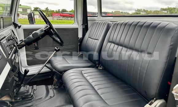 Acheter Occasion Voiture Toyota Land Cruiser Blanc à Import - Dubai, Région de la Bouenza Acheter Occasion Voiture Toyota Land Cruiser Blanc à Import - Dubai, Région de la Bouenza