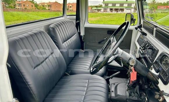 Acheter Occasion Voiture Toyota Land Cruiser Blanc à Import - Dubai, Région de la Bouenza Acheter Occasion Voiture Toyota Land Cruiser Blanc à Import - Dubai, Région de la Bouenza