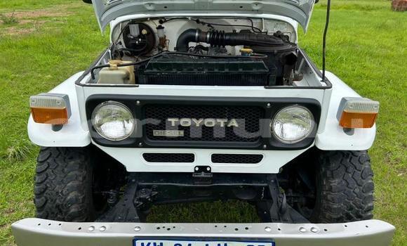 Acheter Occasion Voiture Toyota Land Cruiser Blanc à Import - Dubai, Région de la Bouenza Acheter Occasion Voiture Toyota Land Cruiser Blanc à Import - Dubai, Région de la Bouenza