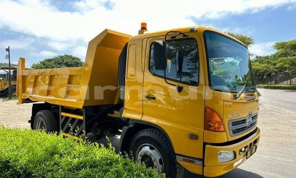 Buy Used Hino 714 Other Truck in Import - Dubai in Region of Bouenza