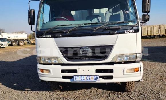 Acheter Occasion Utilitaire Nissan UD Blanc à Import - Dubai, Région de la Bouenza Acheter Occasion Utilitaire Nissan UD Blanc à Import - Dubai, Région de la Bouenza