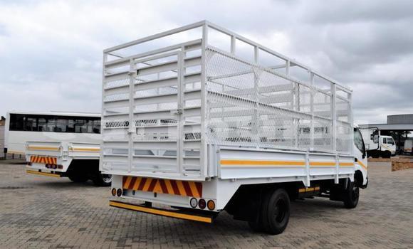 Acheter Occasion Utilitaire Toyota Dyna Blanc à Import - Dubai, Région de la Bouenza Acheter Occasion Utilitaire Toyota Dyna Blanc à Import - Dubai, Région de la Bouenza