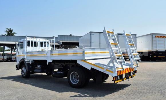Buy Used Mercedes‒Benz Truck White Truck in Import - Dubai in Region of Bouenza Buy Used Mercedes‒Benz Truck White Truck in Import - Dubai in Region of Bouenza