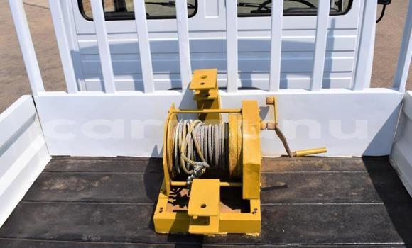 Buy Used Mercedes‒Benz Truck White Truck in Import - Dubai in Region of Bouenza Buy Used Mercedes‒Benz Truck White Truck in Import - Dubai in Region of Bouenza