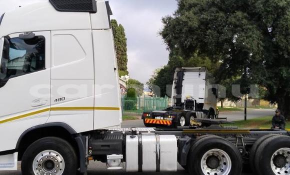 Acheter Occasion Utilitaire Volvo F4 Autre à Brazzaville, Commune de Brazzaville Acheter Occasion Utilitaire Volvo F4 Autre à Brazzaville, Commune de Brazzaville