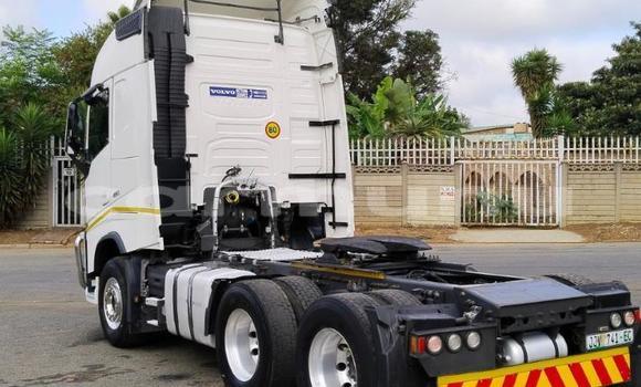 Acheter Occasion Utilitaire Volvo F4 Autre à Brazzaville, Commune de Brazzaville Acheter Occasion Utilitaire Volvo F4 Autre à Brazzaville, Commune de Brazzaville