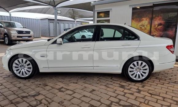 Acheter Occasion Voiture Mercedes-Benz C–Class Blanc à Import - Dubai, Région de la Bouenza Acheter Occasion Voiture Mercedes-Benz C–Class Blanc à Import - Dubai, Région de la Bouenza