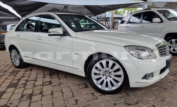 Acheter Occasion Voiture Mercedes-Benz C–Class Blanc à Import - Dubai, Région de la Bouenza Acheter Occasion Voiture Mercedes-Benz C–Class Blanc à Import - Dubai, Région de la Bouenza