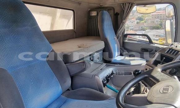 Acheter Occasion Utilitaire Nissan UD Blanc à Import - Dubai, Région de la Bouenza Acheter Occasion Utilitaire Nissan UD Blanc à Import - Dubai, Région de la Bouenza