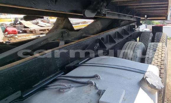 Acheter Occasion Utilitaire Nissan UD Blanc à Import - Dubai, Région de la Bouenza Acheter Occasion Utilitaire Nissan UD Blanc à Import - Dubai, Région de la Bouenza