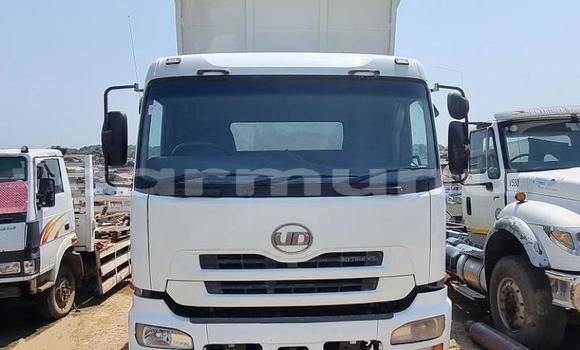 Acheter Occasion Utilitaire Nissan UD Blanc à Import - Dubai, Région de la Bouenza Acheter Occasion Utilitaire Nissan UD Blanc à Import - Dubai, Région de la Bouenza