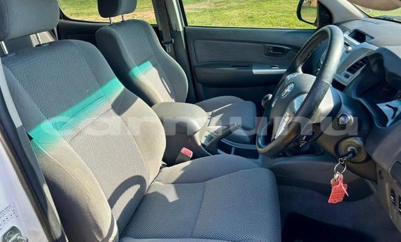 Acheter Occasion Voiture Toyota Hilux Blanc à Import - Dubai, Région de la Bouenza Acheter Occasion Voiture Toyota Hilux Blanc à Import - Dubai, Région de la Bouenza