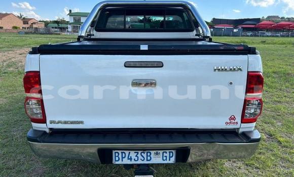 Acheter Occasion Voiture Toyota Hilux Blanc à Import - Dubai, Région de la Bouenza Acheter Occasion Voiture Toyota Hilux Blanc à Import - Dubai, Région de la Bouenza