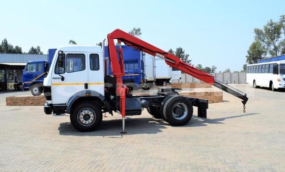 Buy Used Mercedes‒Benz Truck White Truck in Import - Dubai in Region of Bouenza Buy Used Mercedes‒Benz Truck White Truck in Import - Dubai in Region of Bouenza