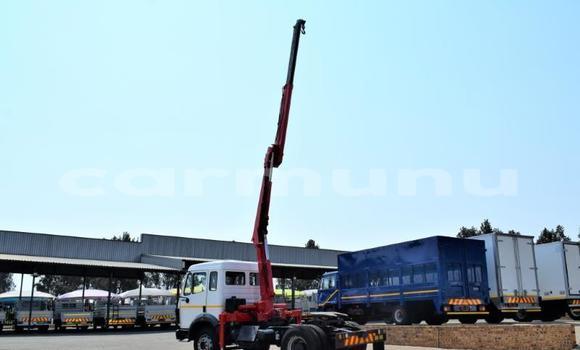 Buy Used Mercedes‒Benz Truck White Truck in Import - Dubai in Region of Bouenza Buy Used Mercedes‒Benz Truck White Truck in Import - Dubai in Region of Bouenza